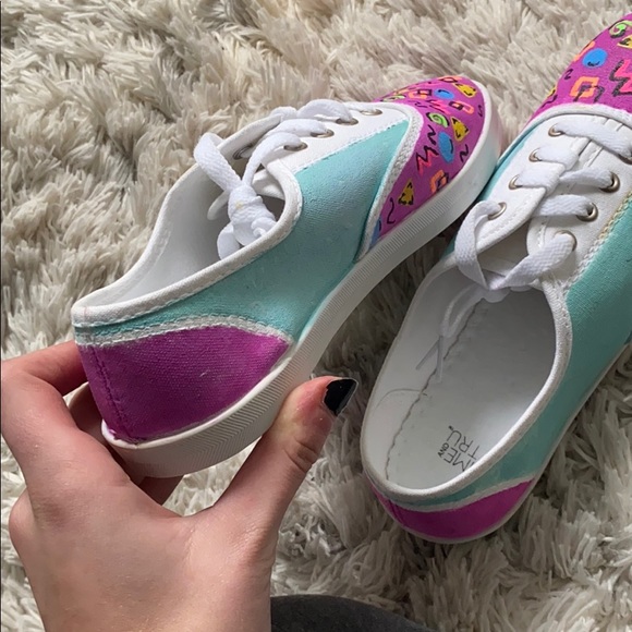 custom painted 80’s retro design - Picture 3 of 4